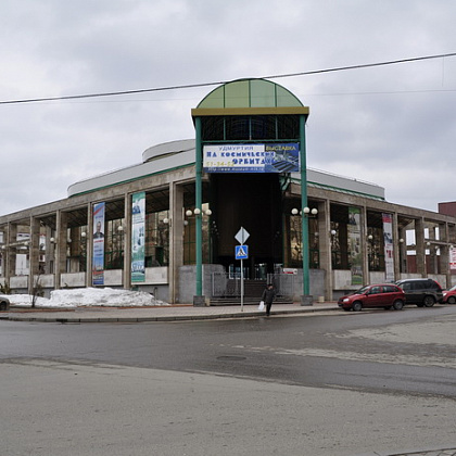 Входная группа Музей Калашникова в Ижевске. 